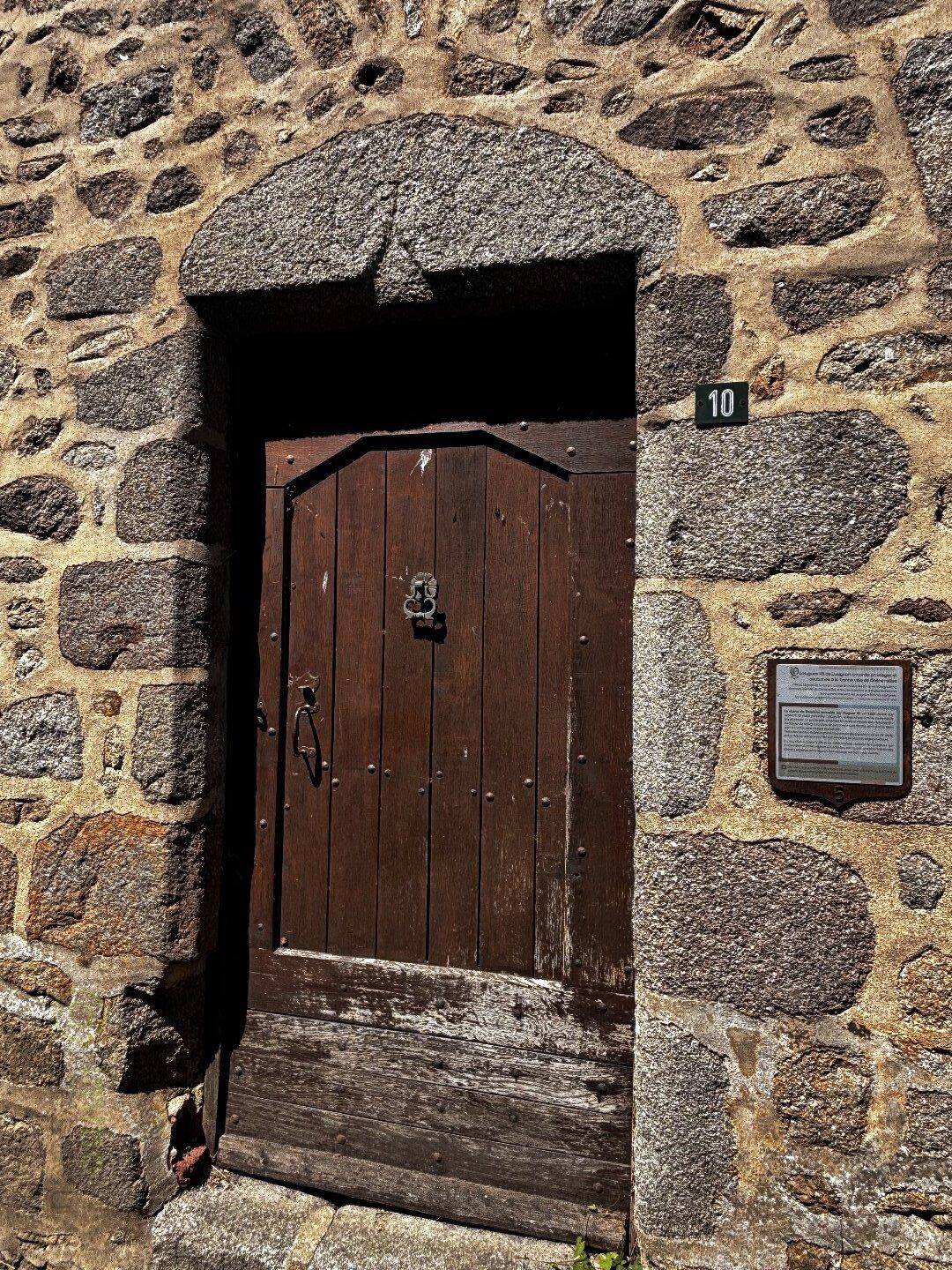 Maison 2 pièces 65 m² · à Chénérailles · 65 m² · 24 000 €