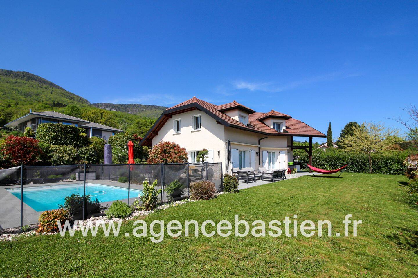 Maison 6 pièces 180 m² · à Divonne-les-Bains · 180 m² · 1 195 000 €