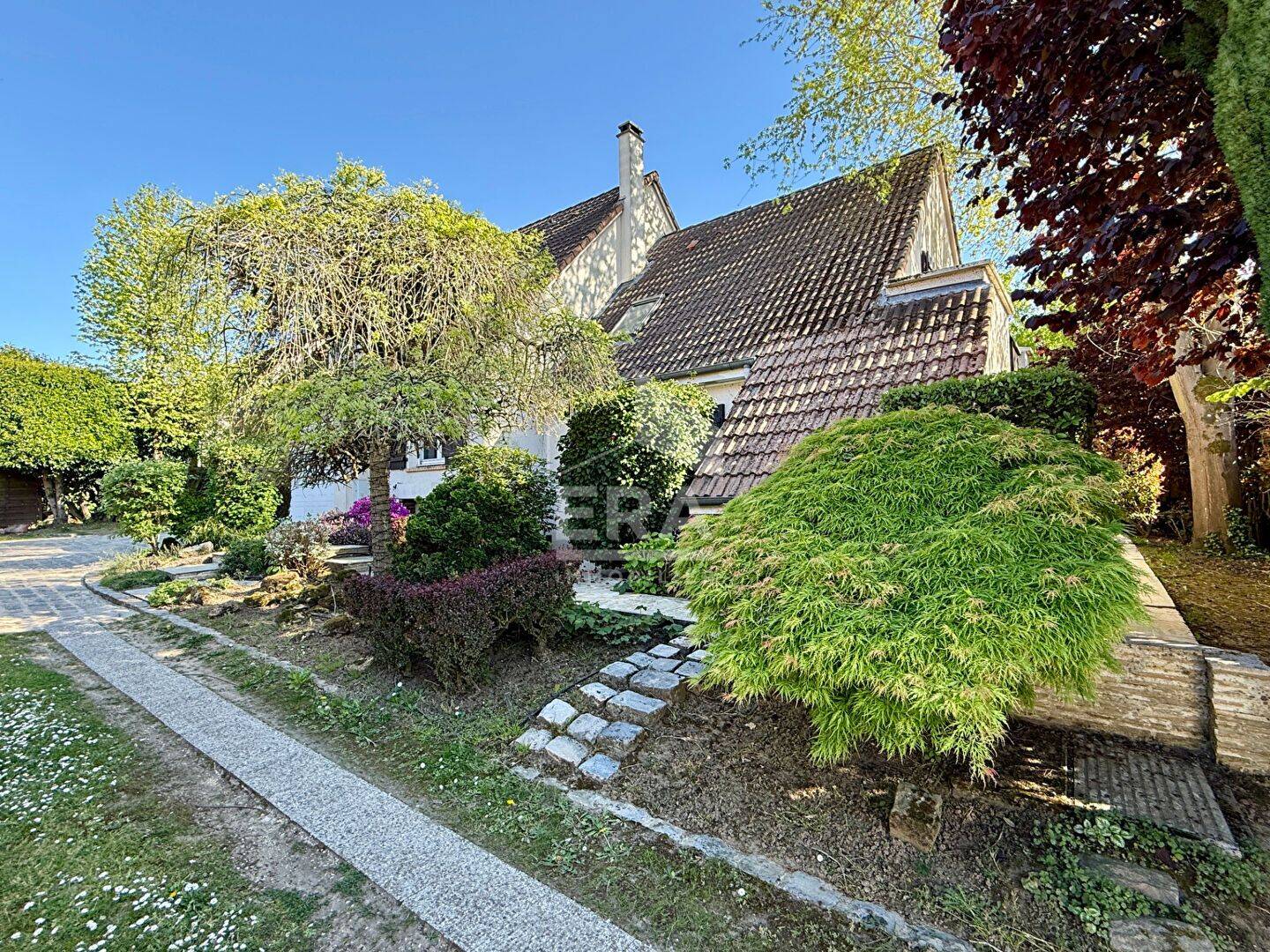 Maison 8 pièces 285 m² · à Noisy-le-Roi · 285 m² · 1 080 000 €