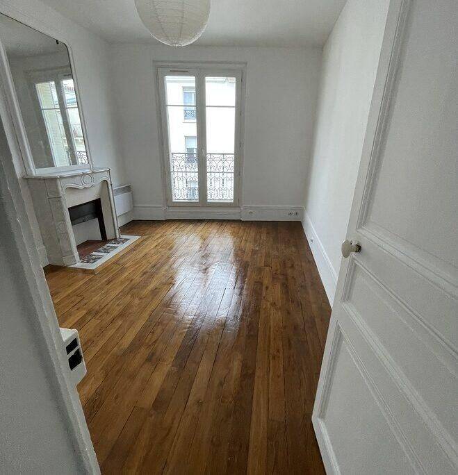 Appartement 2 pièces 54 m² · à Paris 18ème Arrondissement · 54 m² · 1 403 €