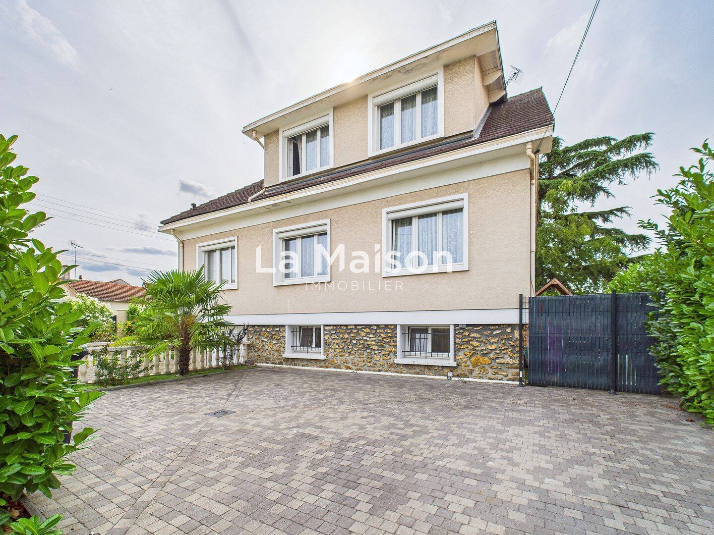 Maison 9 pièces 170 m² · à Aulnay-sous-Bois · 170 m² · 450 000 €