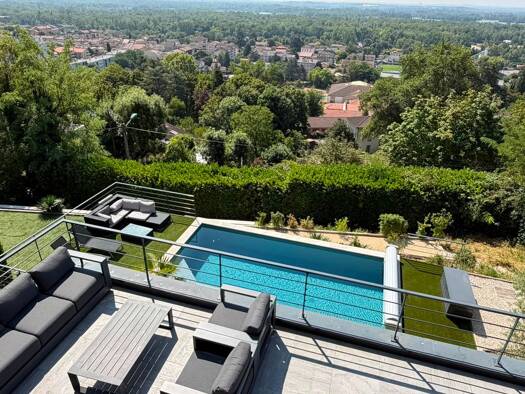 Maison à vendre 996 000 € 8 pièces 6 chambres 267 m² 1 285 m² de terrain Miribel 01700