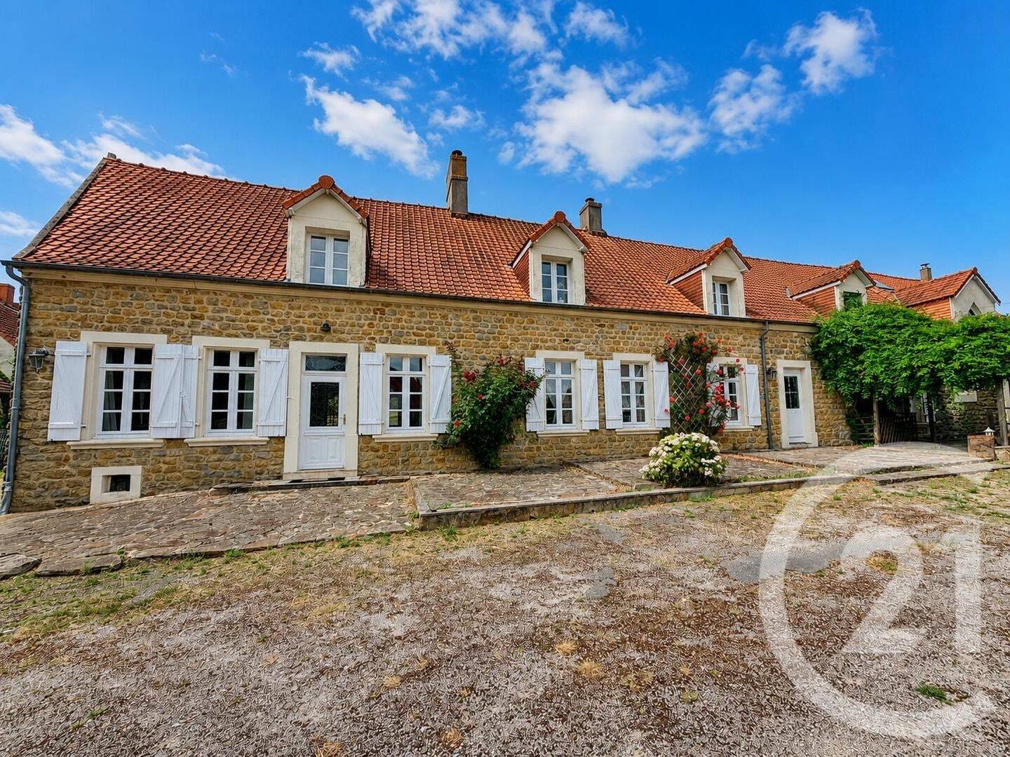 Maison 8 pièces 289 m² · à Echinghen · 289 m² · 679 000 €