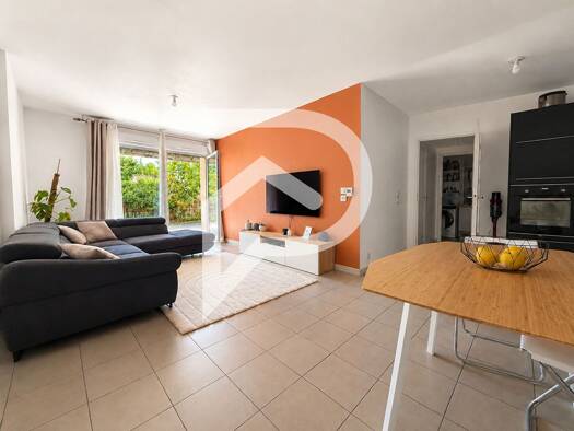 Appartement à vendre 220 000 € 3 pièces 2 chambres 64,2 m² RDC/3 Le Pont des Planches-Quartiers Est Vaulx-en-Velin 69120