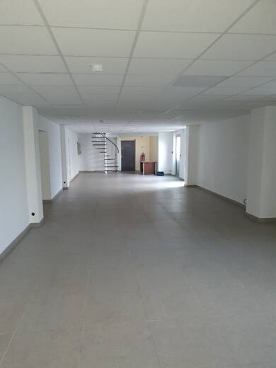 Loft à louer 9 000 € 2 pièces 356 m² RDC Les Sources-Le Stade Soisy-sous-Montmorency 95230