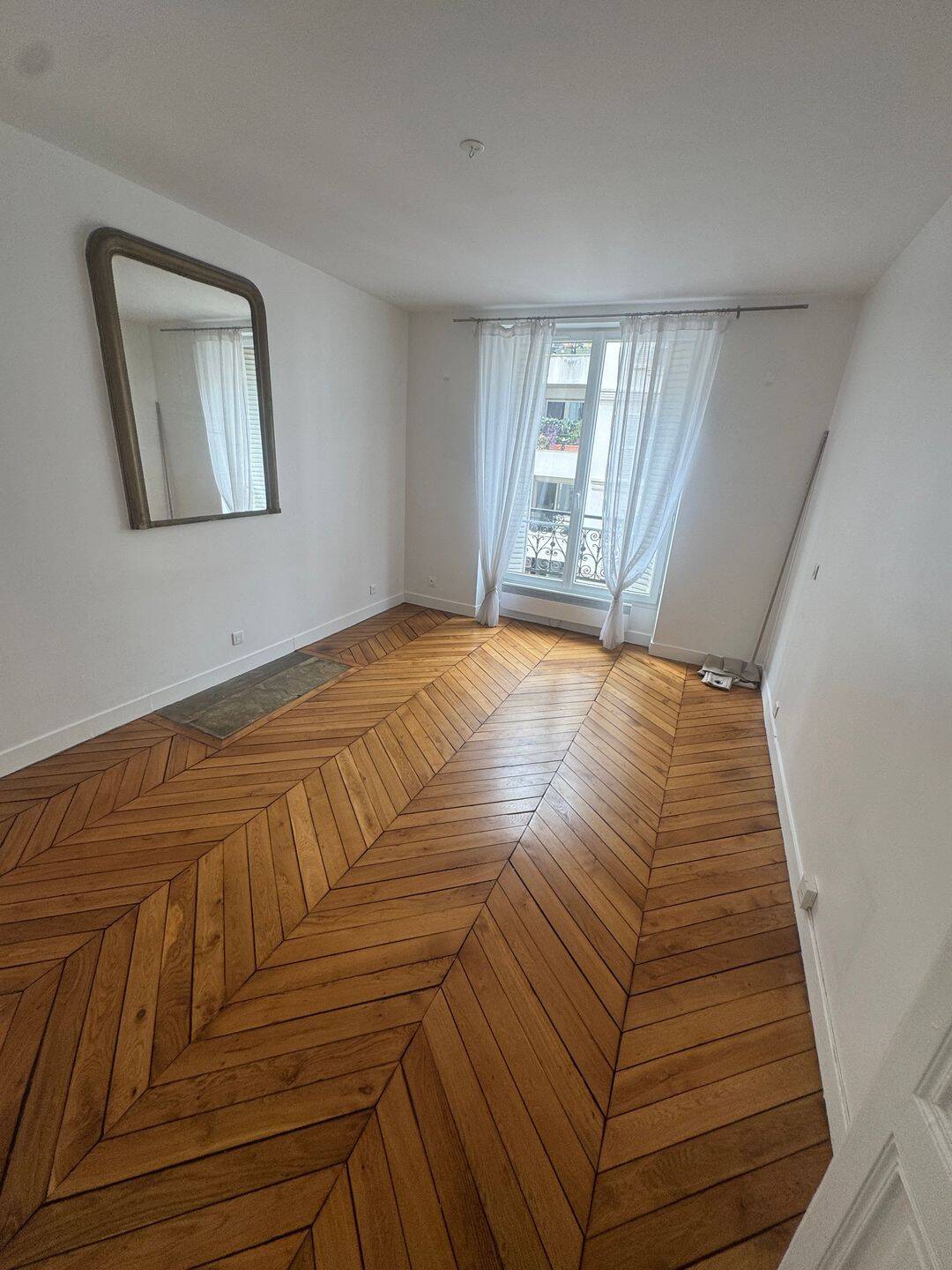 Appartement 4 pièces 58 m² · à Paris 17ème Arrondissement · 58 m² · 1 885 €