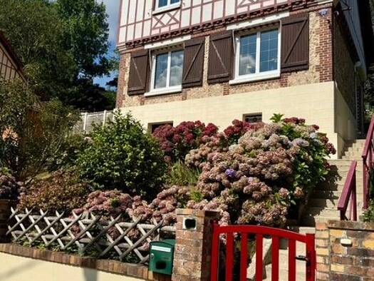Maison à vendre 229 000 € 5 pièces 2 chambres 85 m² 1 300 m² de terrain Fécamp 76400