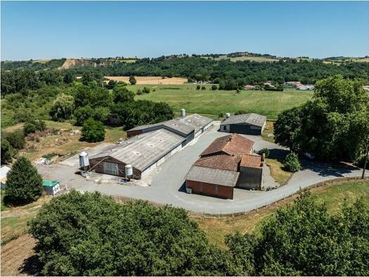 Villa à vendre 699 000 € 1 pièce 3 chambres 294 m² 50 000 m² de terrain Carbonne 31390