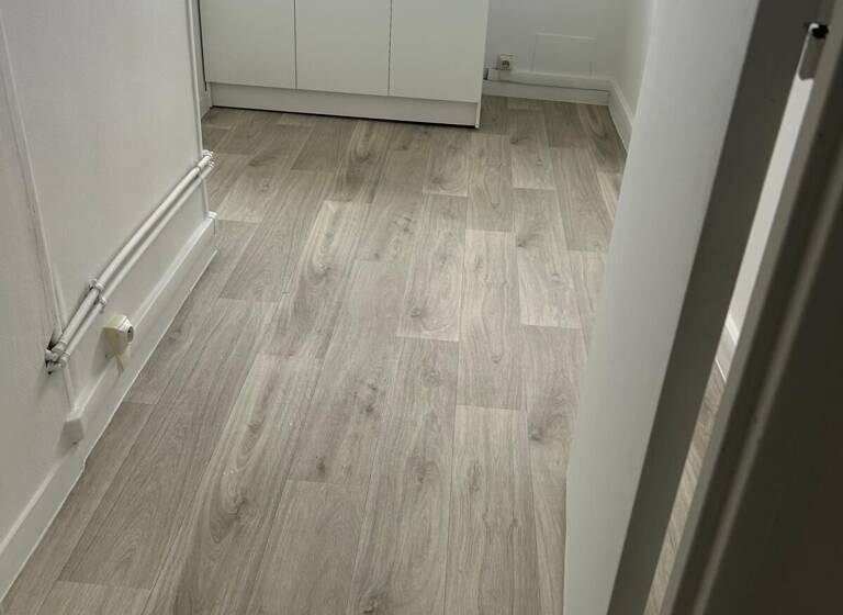 Appartement à louer 1 779 € 5 pièces 4<br/>chambres 79 m²<br/>superficie 6/12<br/>étage Bas Longchamps Bagneux 92220