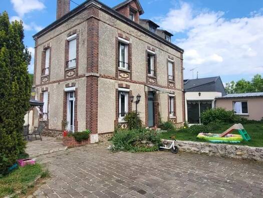 Maison à vendre 357 000 € 8 pièces 5 chambres 220 m² 590 m² de terrain Bailleau-Armenonville 28320