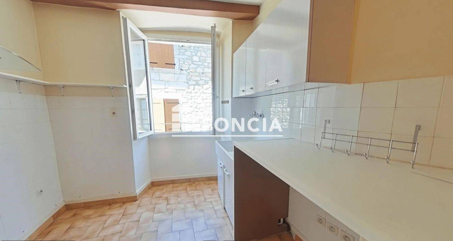 Maison 4 pièces 86 m² · à Villeneuve-de-Berg · 85,6 m² · 650 €/mois