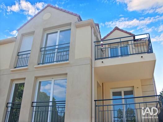 Appartement à vendre 215 000 € 3 pièces 2 chambres 62 m² Étage 2/2 Le Parterre Dourdan 91410