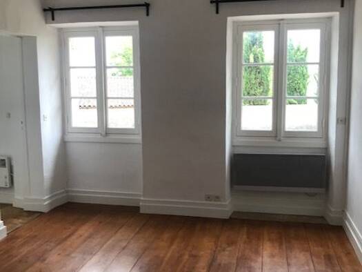 Maison à louer 900 € 4 pièces 2 chambres 90 m² disponible dès maintenant Langoiran 33550