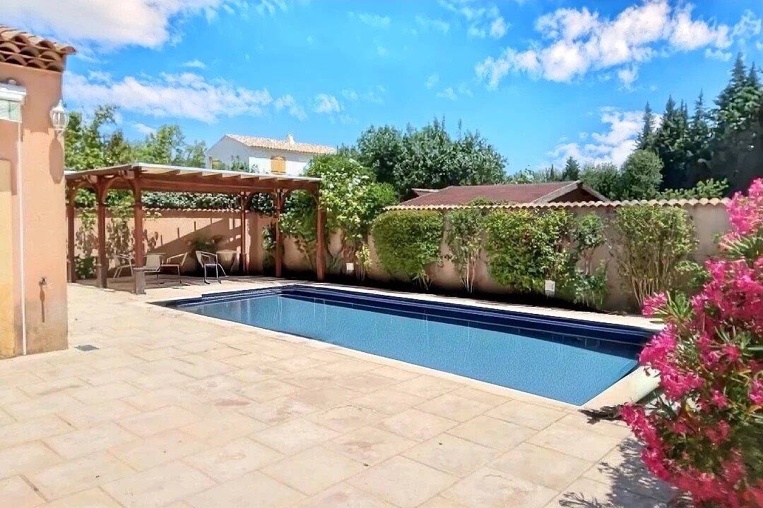 Maison 6 pièces 250 m² · à Pélissanne · 250 m² · 780 000 €