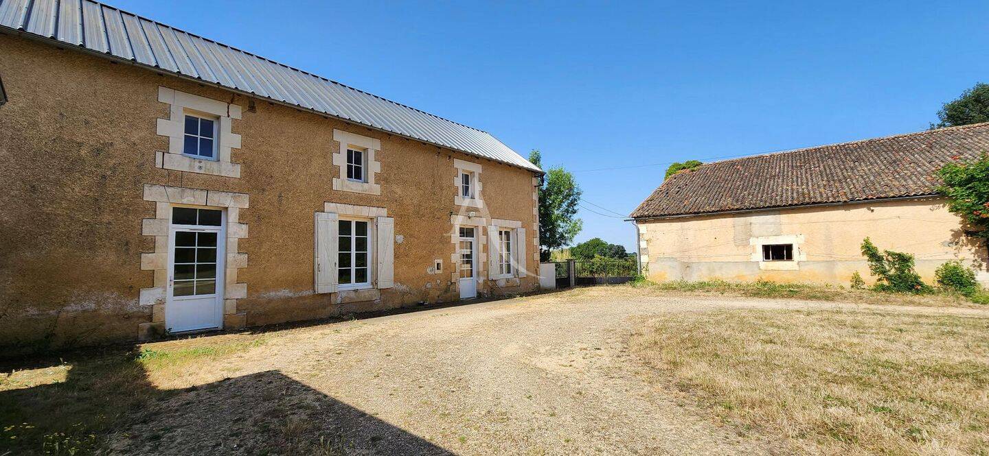 Maison 6 pièces 186 m² · à Vivonne · 186 m² · 219 000 €