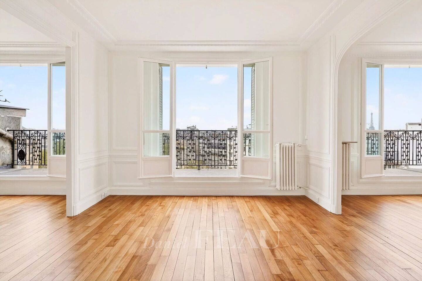 Appartement 8 pièces 200 m² · à Paris 17ème Arrondissement · 200 m² · 6 830 €
