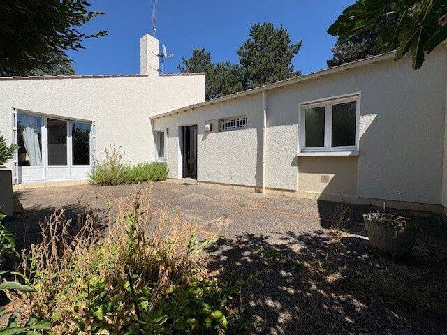 Maison 7 pièces 152 m² · à Buxerolles · 152 m² · 250 000 €