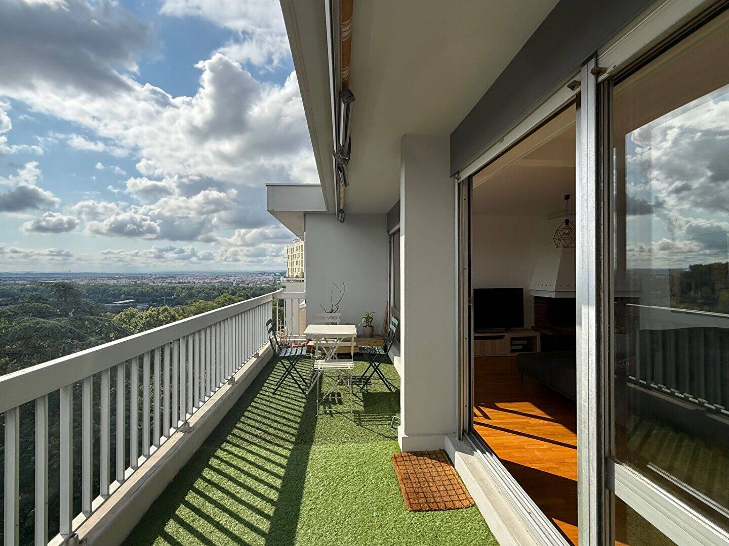 Appartement 4 pièces 106 m² · à Caluire-Et-Cuire · 106,2 m² · 1 590 €