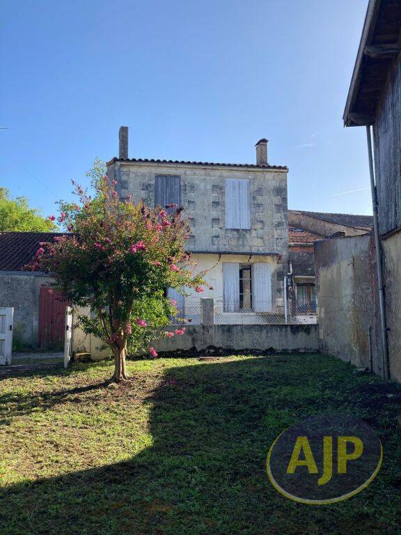 Maison 6 pièces 161 m² · à Cissac-Médoc · 161,2 m² · 108 000 €