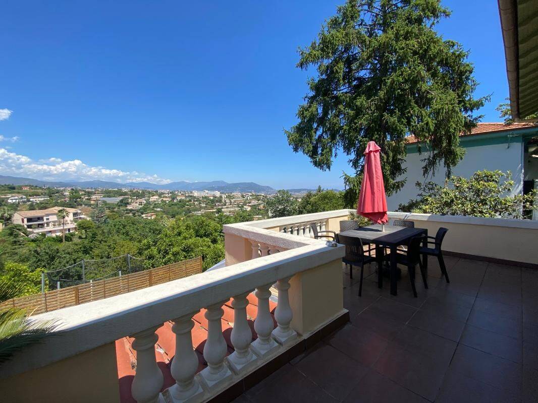 Appartement 3 pièces 91 m² · à Nice · 90,7 m² · 1 930 €/mois