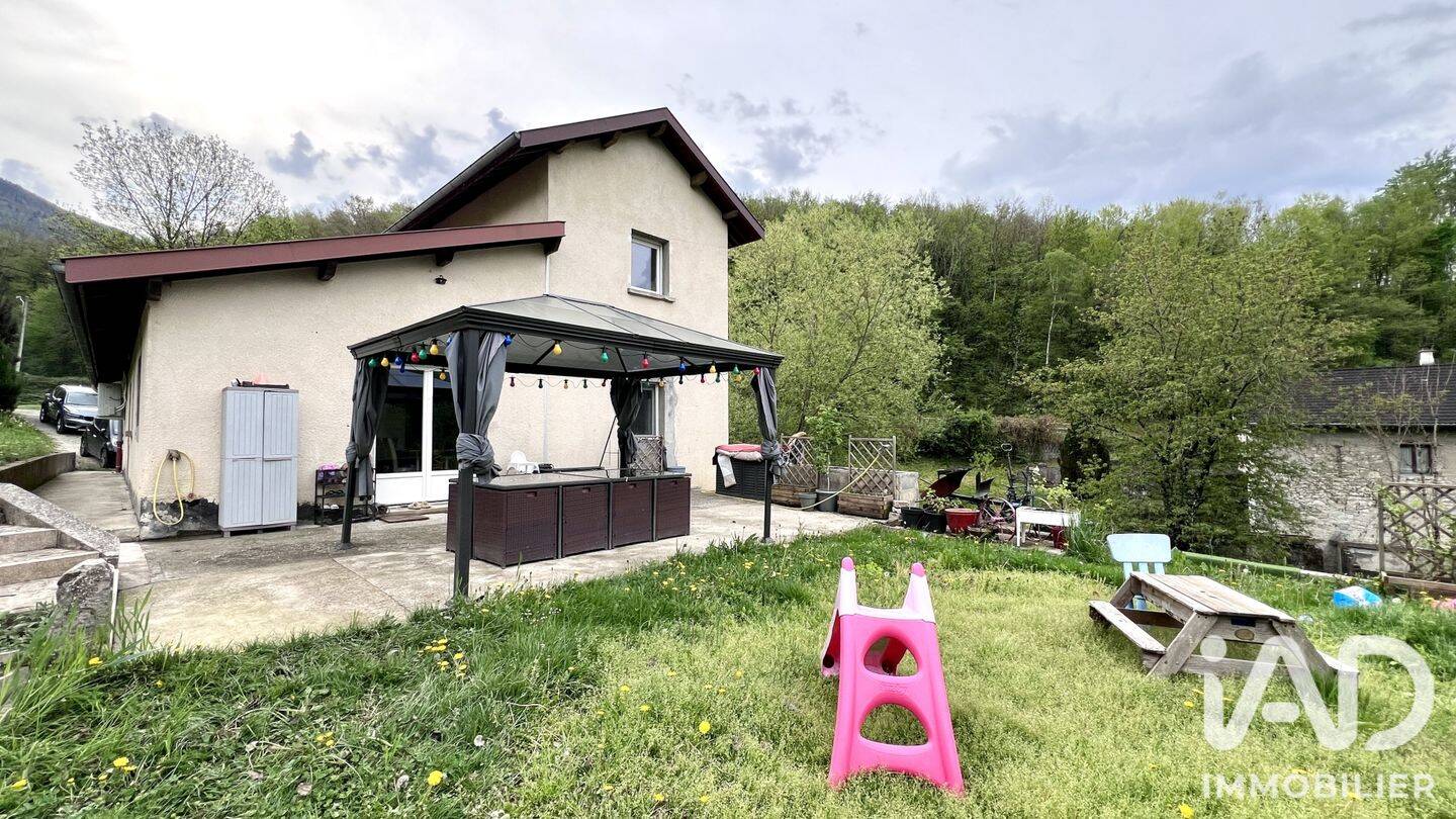 Maison 5 pièces 109 m² · à Valserhône · 109 m² · 2 100 €