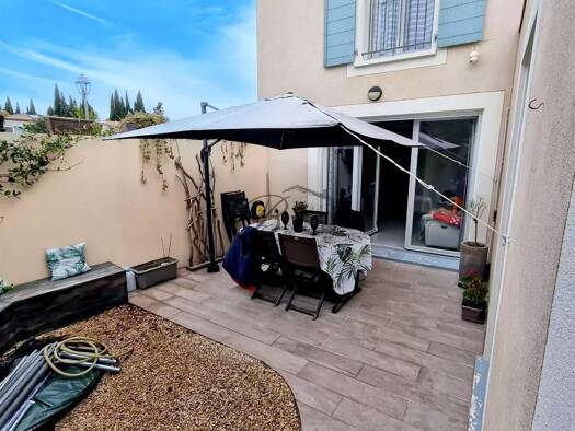 Maison à vendre 330 000 € 4 pièces 3 chambres 90 m² 23 m² de terrain La Tour-d'Aigues 84240