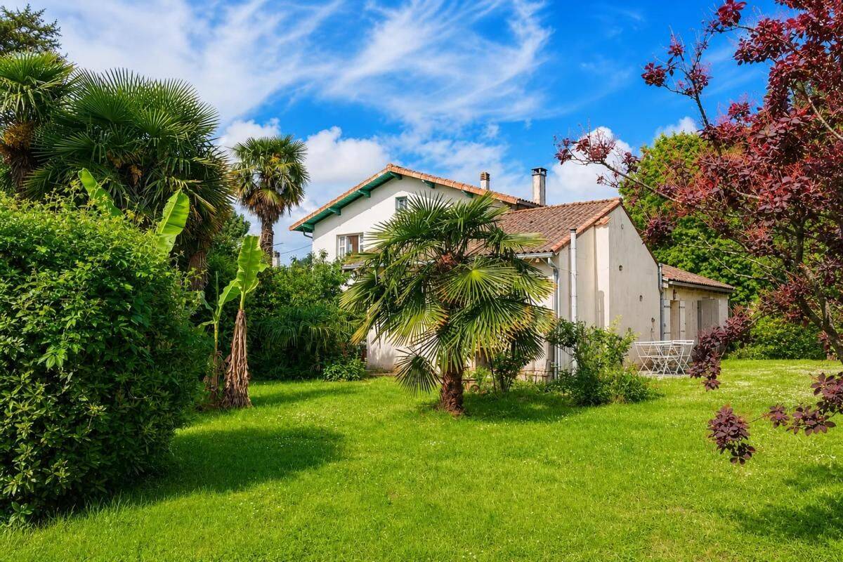 Maison 7 pièces 216 m² · à Floirac · 216 m² · 445 000 €