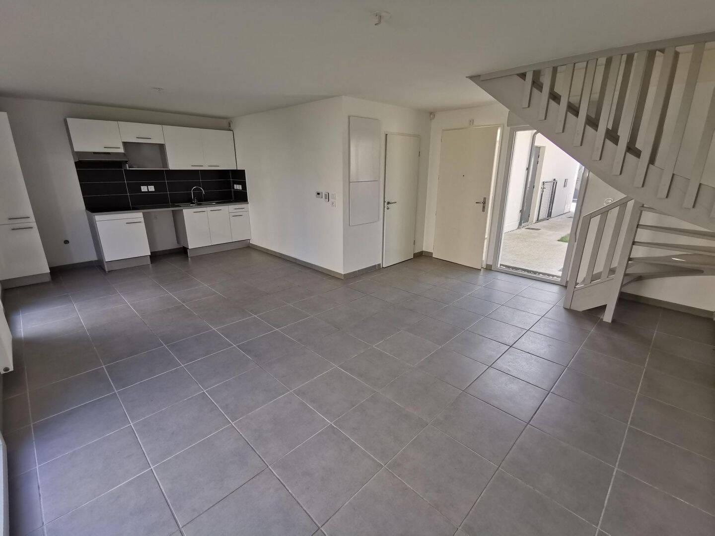 Appartement 4 pièces 88 m² · à Saint-Sauveur · 88 m² · 930 €