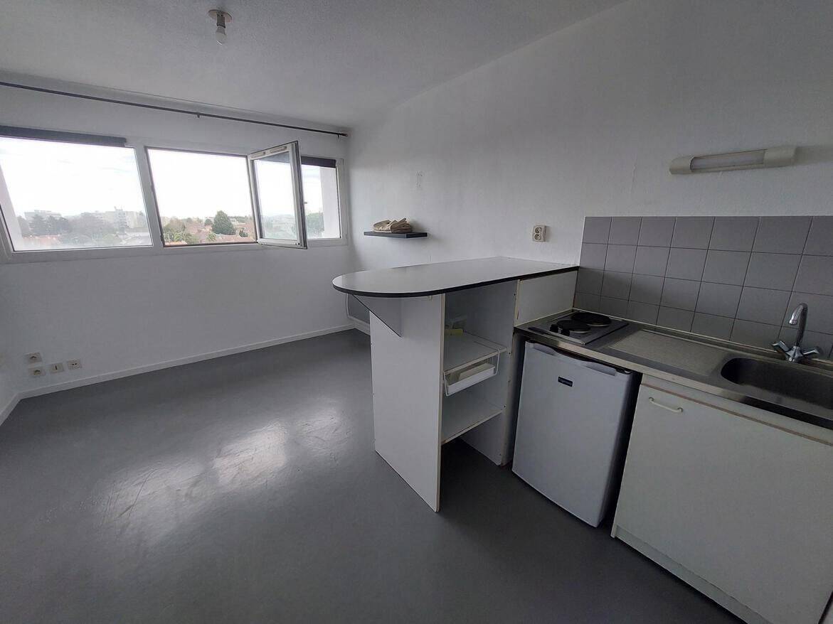 Appartement 1 pièce 18 m² · à Pau · 18 m² · 323 €