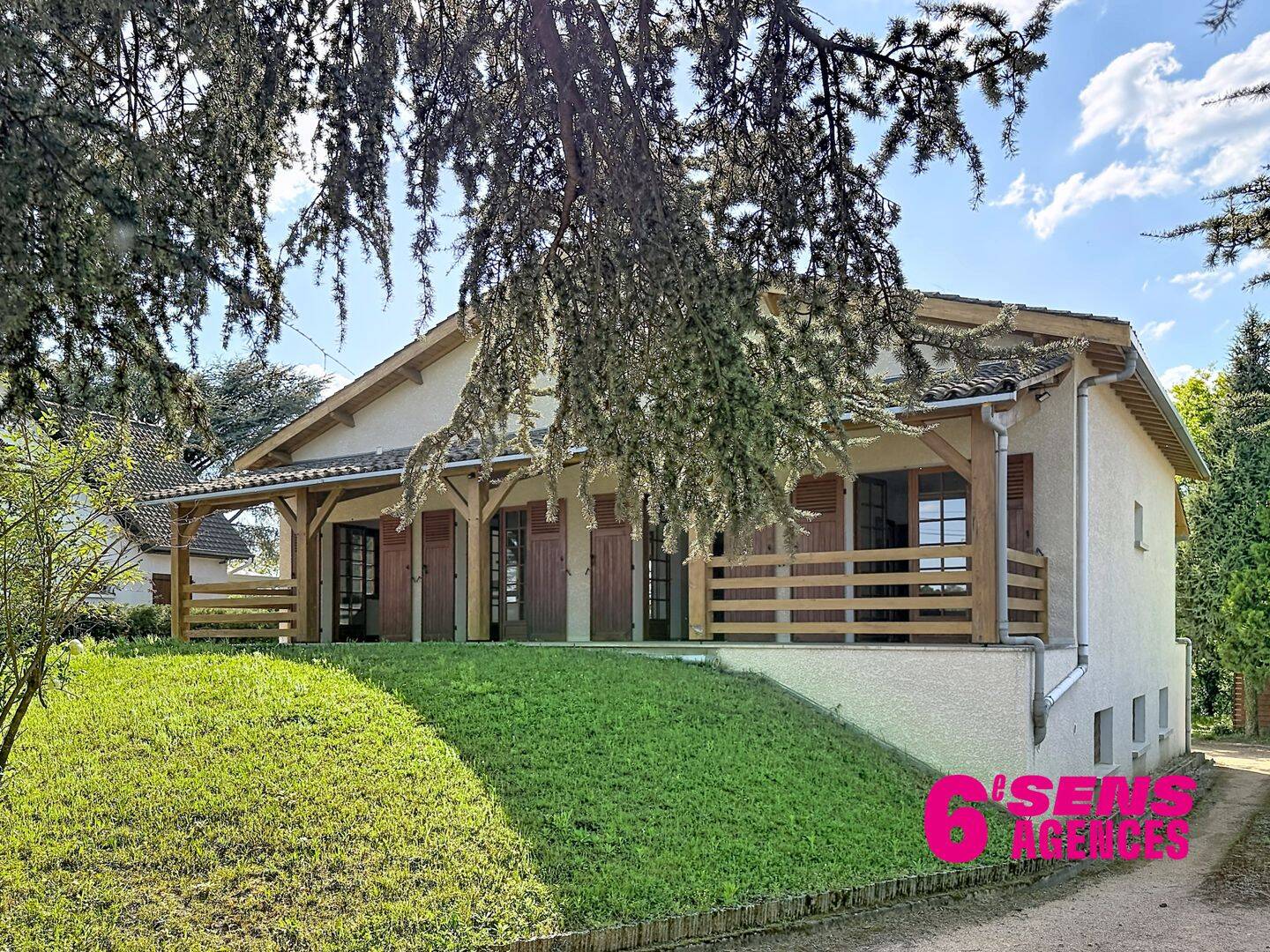 Maison 8 pièces 212 m² · à Craponne · 212 m² · 698 000 €