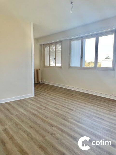 Appartement 3 pièces 81 m² · à Pau · 80,6 m² · 700 €