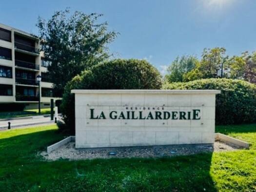 Appartement à vendre 480 000 € 4 pièces 3 chambres 115 m² Étage 1/3 Les Residences Noisy-le-Roi 78590