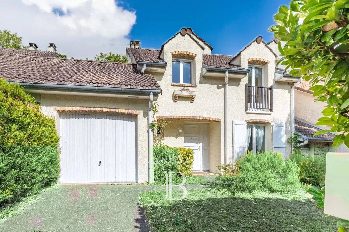 Maison 6 pièces 121 m² · à Saint-Germain-en-Laye · 121,2 m² · 748 800 €