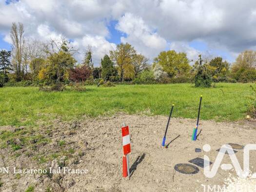 Terrain constructible viabilisé à vendre 59 750 € 1 064 m² de terrain Chilleurs-aux-Bois 45170