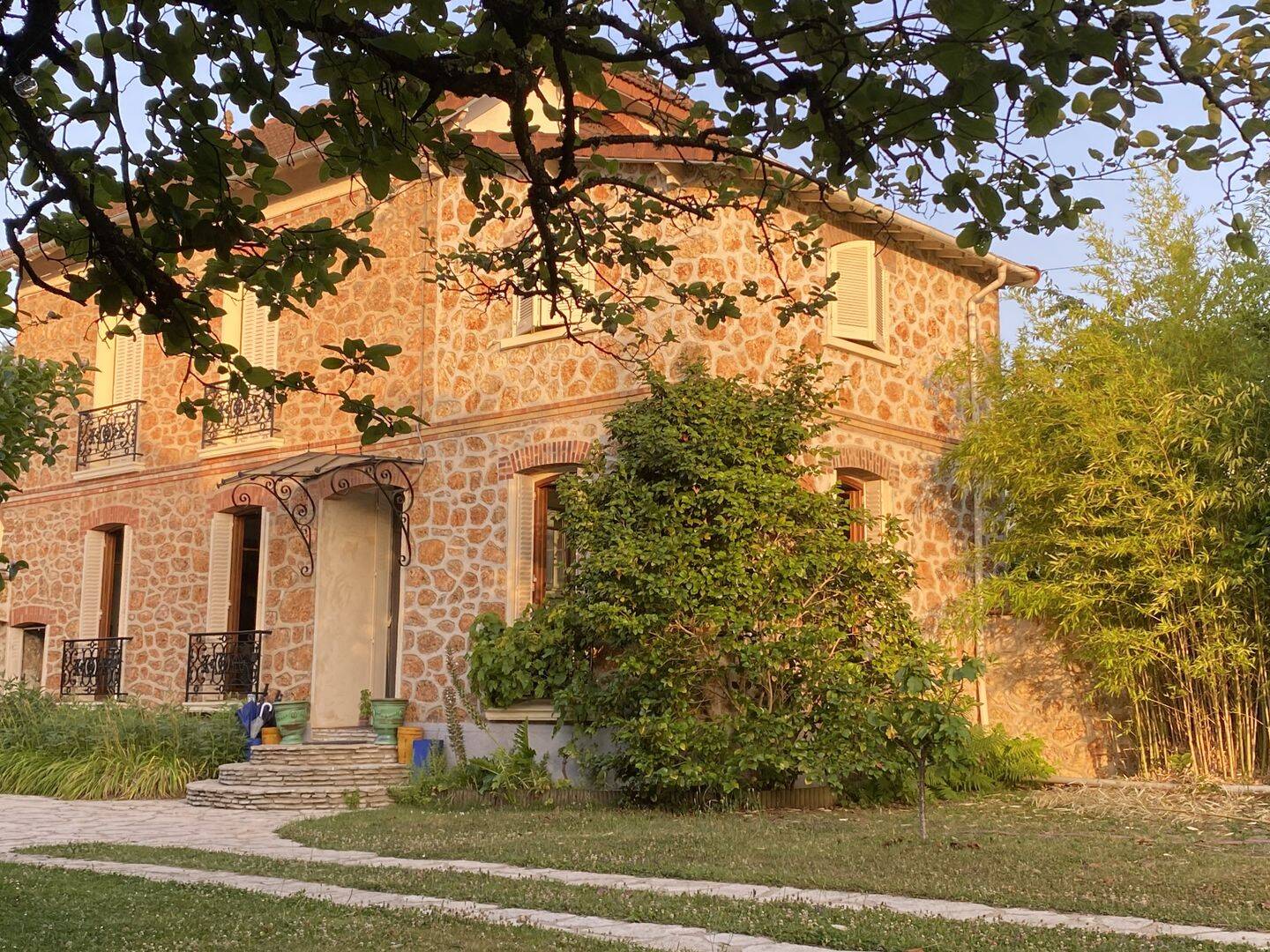 Maison 6 pièces 148 m² · à Bures-sur-Yvette · 147,9 m² · 749 000 €