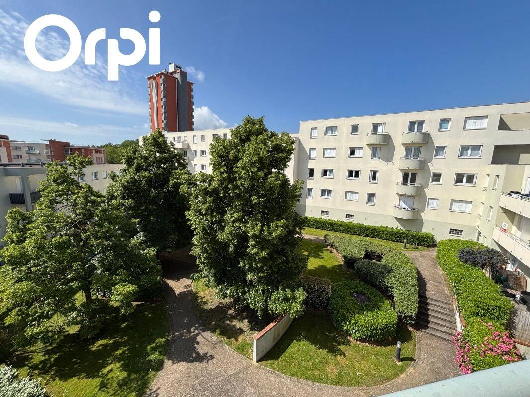 Appartement 3 pièces 69 m² · à Élancourt · 68,7 m² · 1 380 €