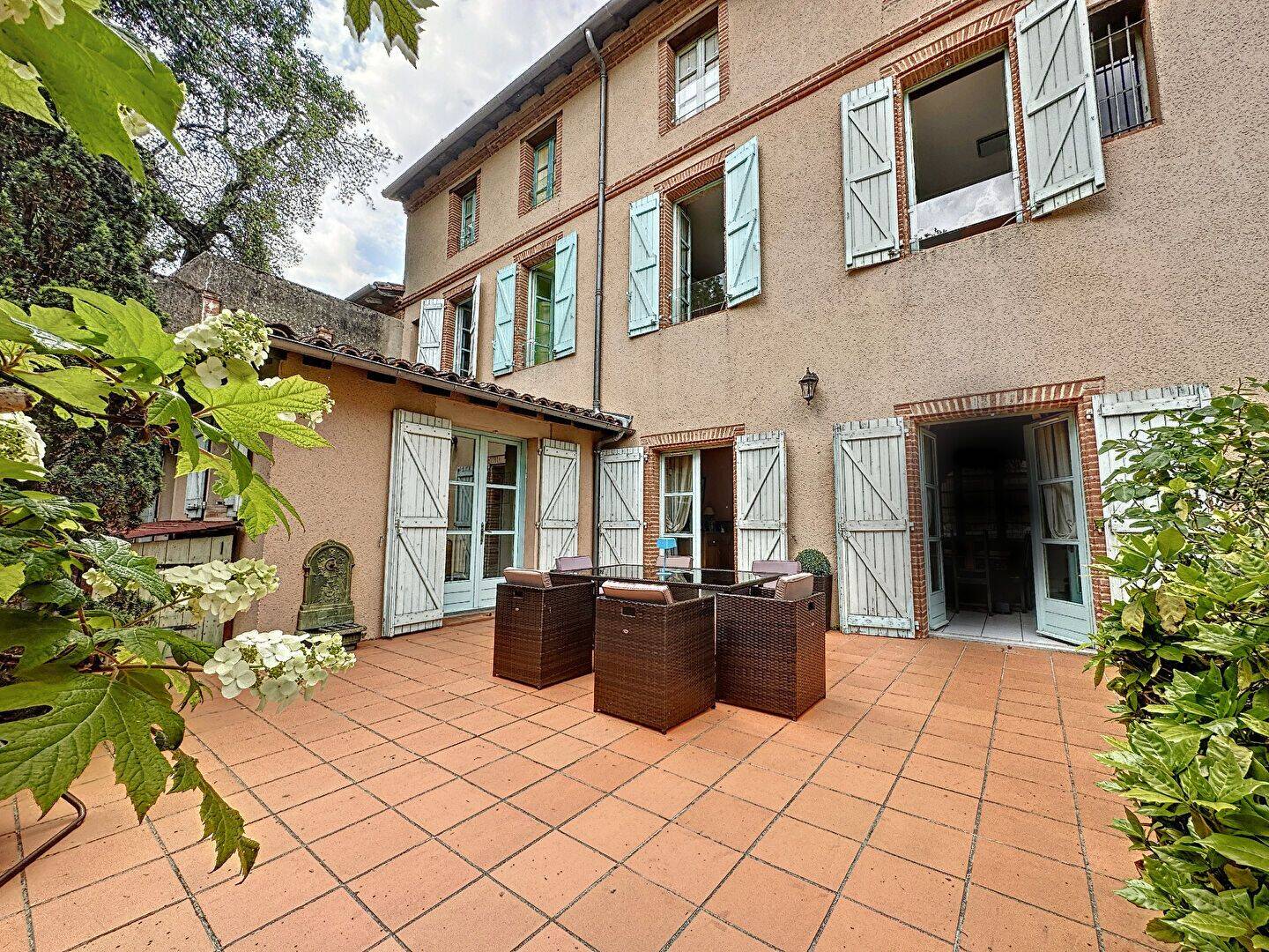 Maison 6 pièces 238 m² · à Montauban · 238 m² · 439 000 €