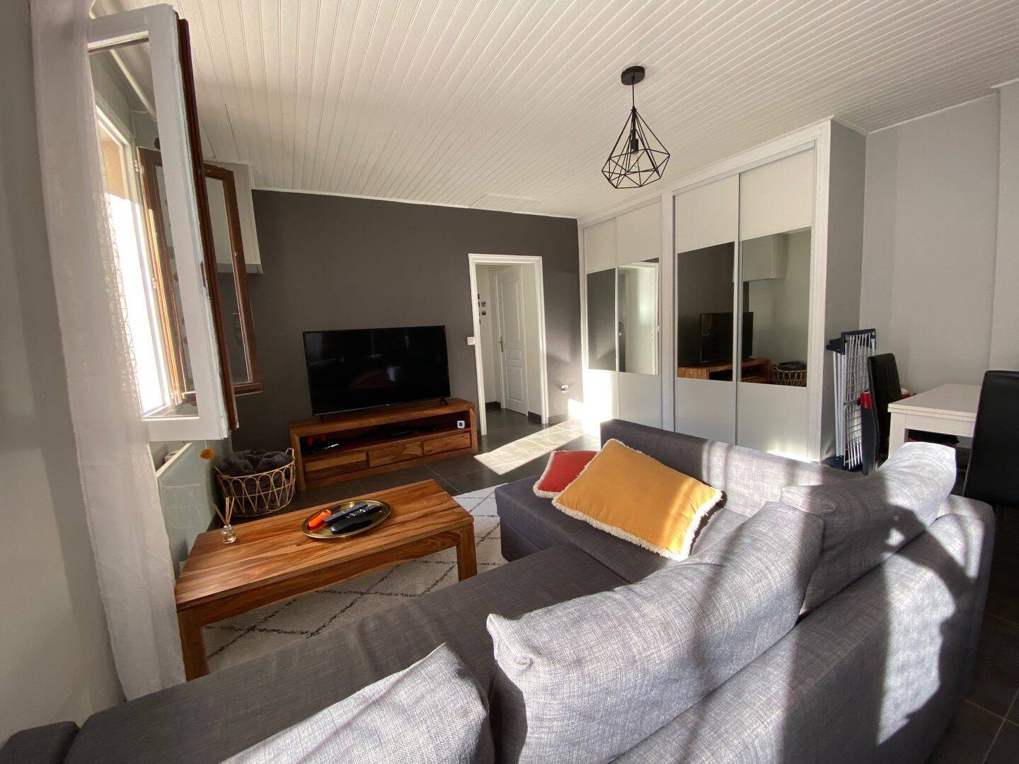 Appartement 2 pièces 44 m² · à Saint-Genis-Laval · 44,3 m² · 719 €/mois