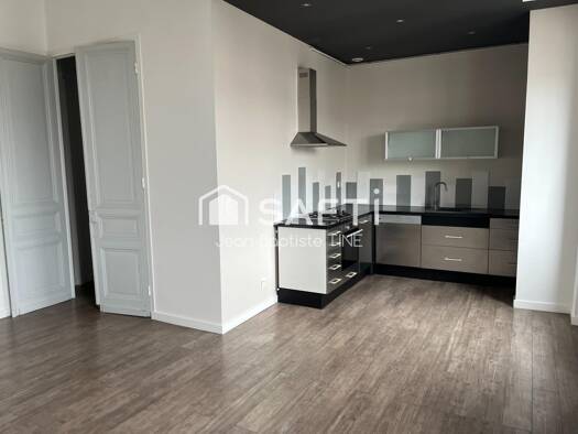 Appartement à vendre 128 000 € 3 pièces 2 chambres 82 m² 1er étage Centre Ville Castelsarrasin 82100