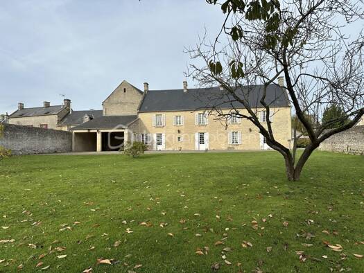 Maison à vendre 775 000 € 7 pièces 3 chambres 206 m² 2 591 m² de terrain Thaon 14610