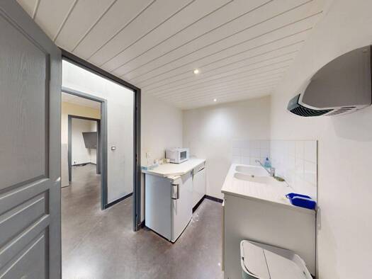 Local commercial à louer 1 400 € 110 m² de surface de vente Côte Est-Soquence Le Havre 76600