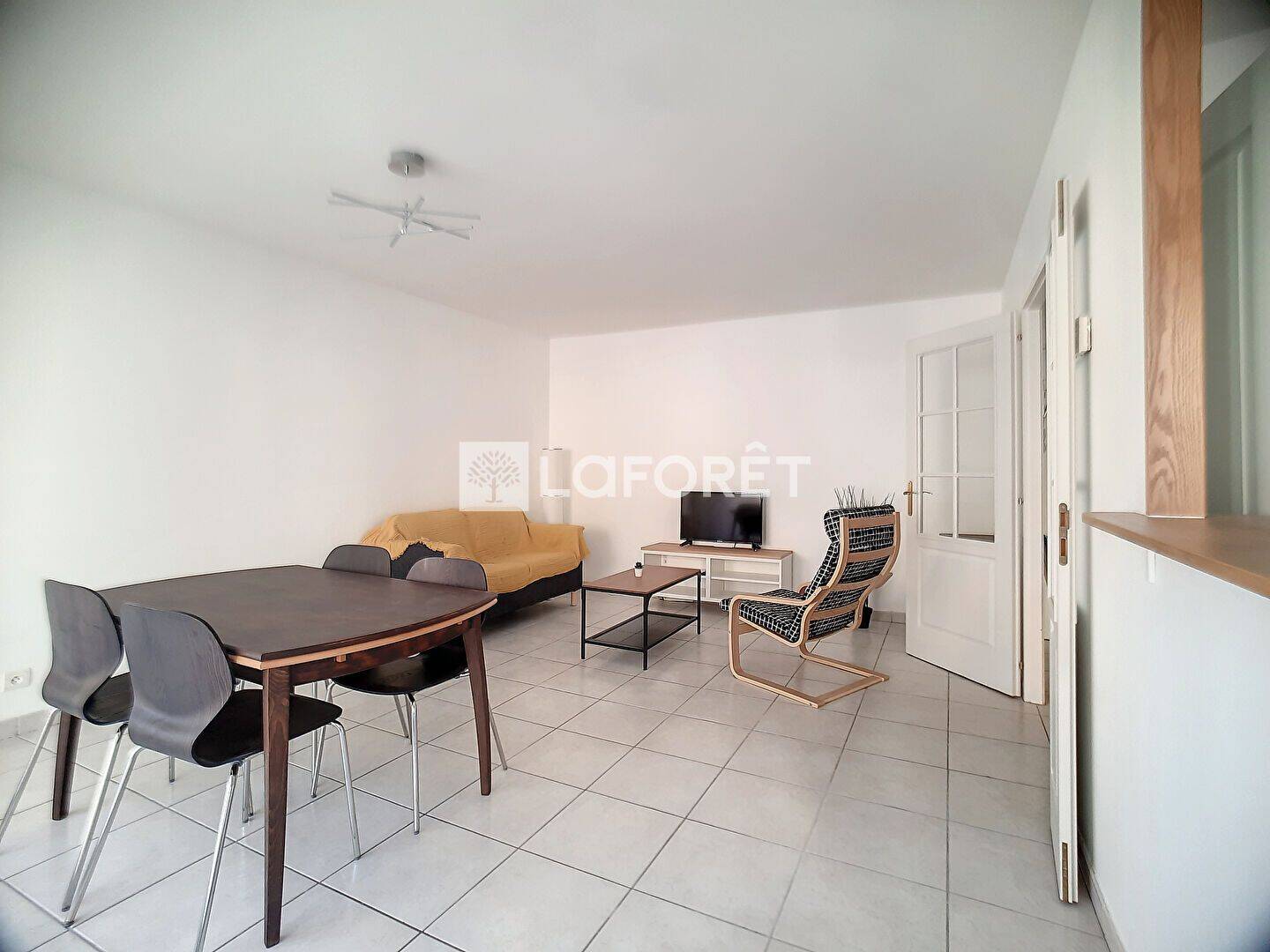 Appartement 2 pièces 53 m² · à Saint-Genis-Pouilly · 53 m² · 1 352 €