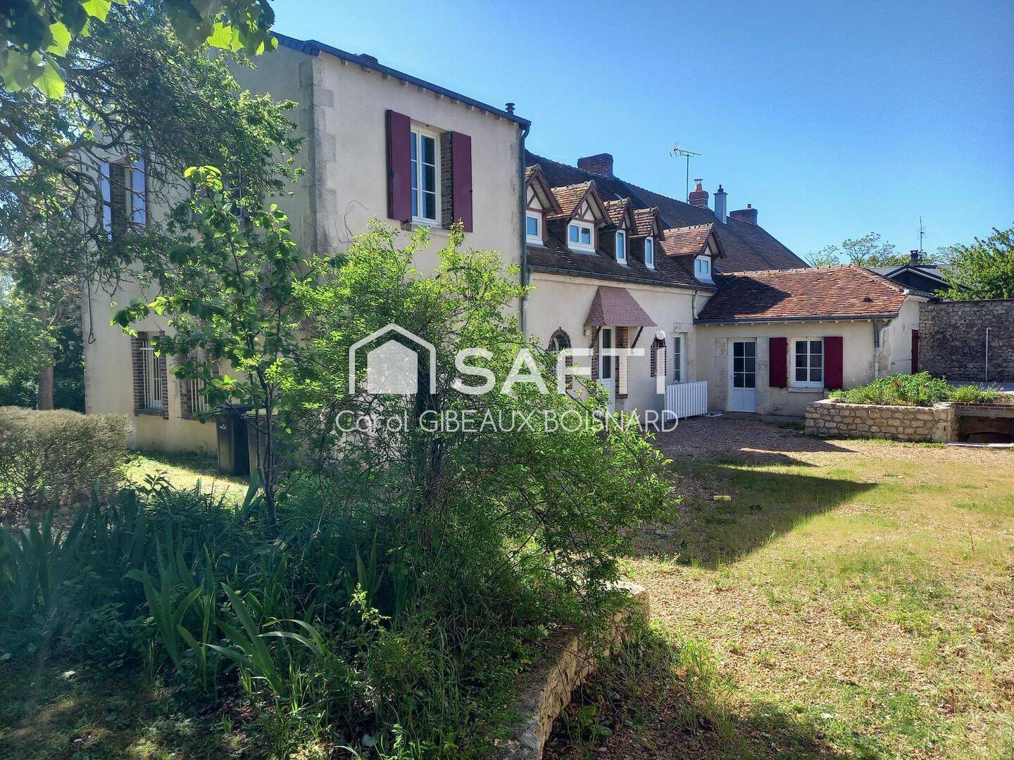 Maison 9 pièces 214 m² · à Châteaudun · 214 m² · 295 000 €