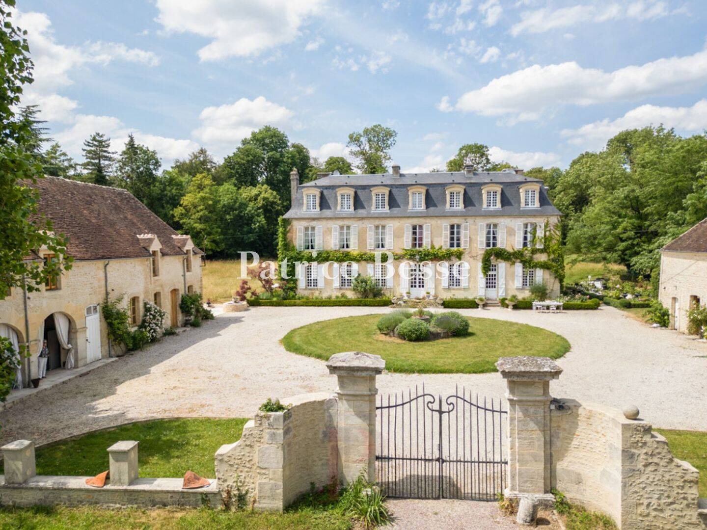 Maison 15 pièces 700 m² · à Argentan · 700 m² · 1 500 000 €