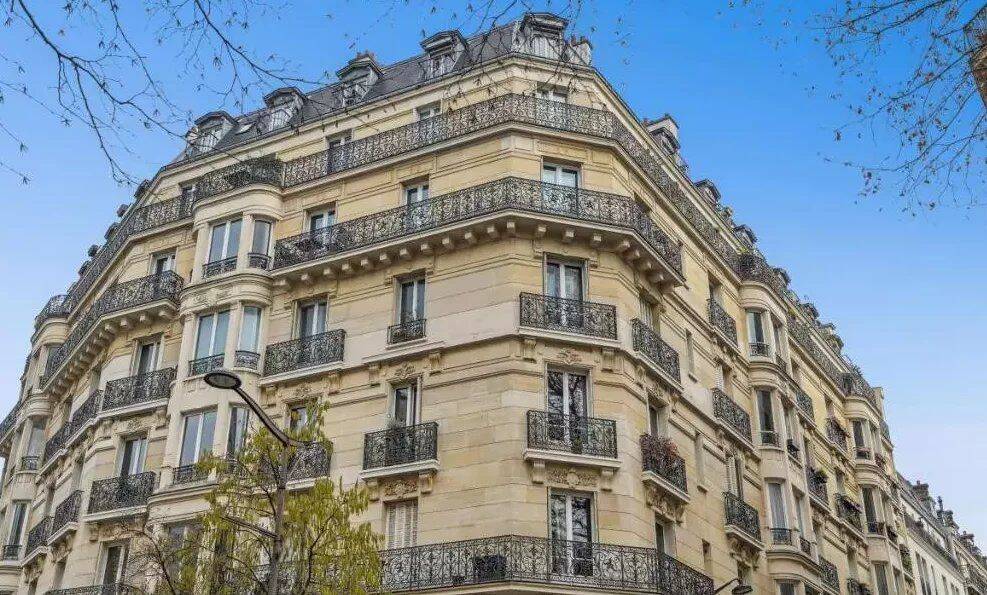 Appartement 5 pièces 106 m² · à Paris 18ème Arrondissement · 106 m² · 850 000 €