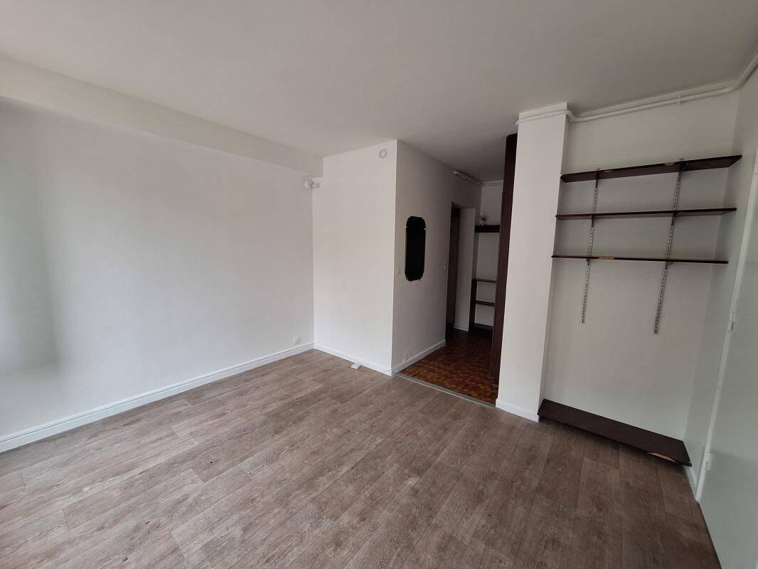 Appartement 1 pièce 27 m² · à Bron · 27 m² · 490 €/mois