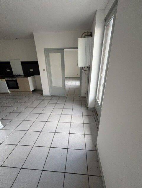 Appartement 4 pièces 90 m² · à Le Chambon-Feugerolles · 90 m² · 643 €