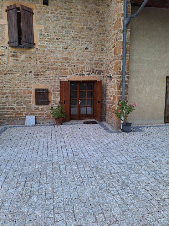 Appartement 1 pièce 24 m² · à Crêches-sur-Saône · 24 m² · 370 €/mois