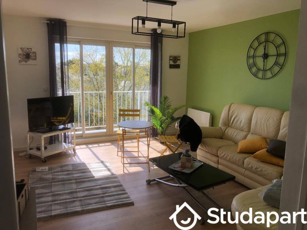 1 pièce 10 m² · à Lorient · 10 m² · 420 €