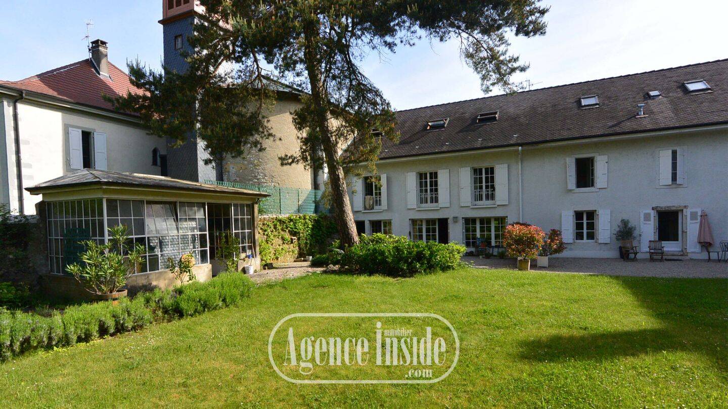Maison 7 pièces 193 m² · à Ferney-Voltaire · 193 m² · 3 800 €